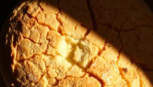 Read more about the article Why Bread Crust Is Crunchy